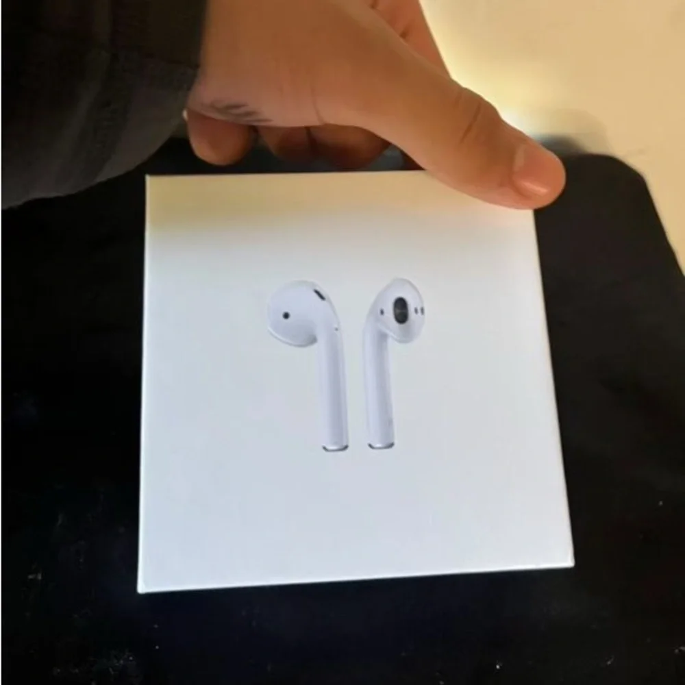 Wireless Earbuds with Charging Case - White